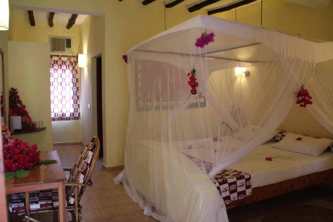Angel'S Bay Beach Resort Malindi Room photo